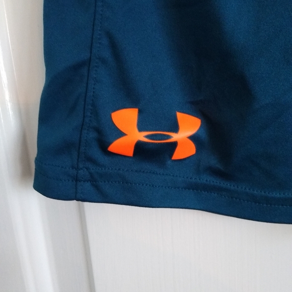 Boys Under Armour shorts, sz XL - Picture 3 of 5